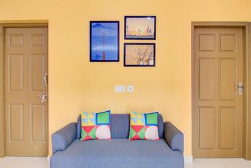 בית מלון כפרי Oyo Safura Residency