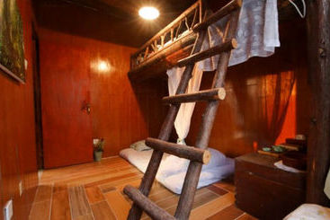 هاستل Living Art Museum Inn