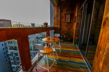 هاستل Living Art Museum Inn