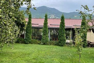 צימר Kamar Hotel Ijevan