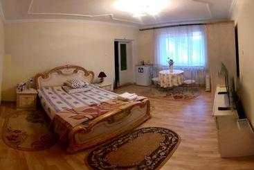 تختخواب و صبحانه Navigator