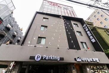 مُتل Busan Sasang Namuneulbo