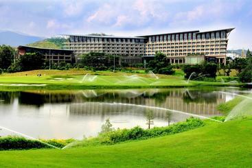 استراحتگاه Shenzhen Castle Golf