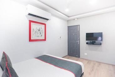 Super Oyo Townhouse 143 Hotel Royal Garden Park Street Mullick Bazar Crossing