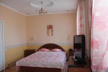 هتل Gostinitsa Tselinnaya