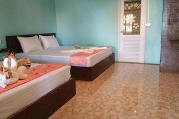 Koh Ngai Kaimuk Thong Resort