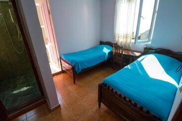 پانسیون Guest House Imeda