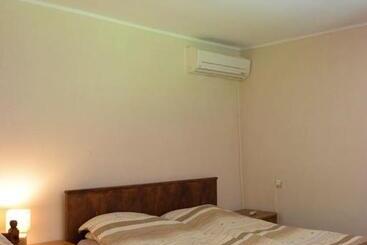 פנסיון Guest House Lipite