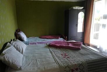 پانسیون With Beautiful Sea And Mountain Views