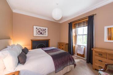 Colterscleuch House B&b