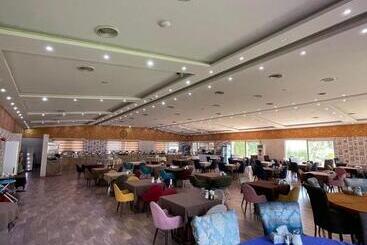 Dawa Hotel And Restaurant