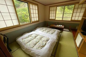 Рёкан Shikishimaso