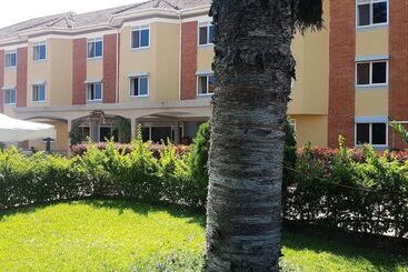 Central Inn Hotel Entebbe