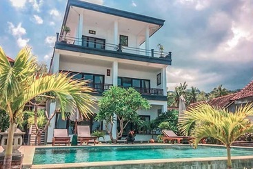 בית מלון כפרי Alam Bali Beach Resort