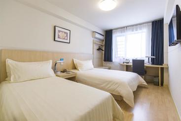 酒店 Jinjiang Inn Qinhuangdao Dongshan Bathing Beach Branch