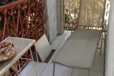 تختخواب و صبحانه Eden Villa Jacmel