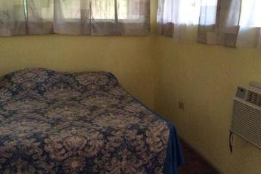 تختخواب و صبحانه Eden Villa Jacmel