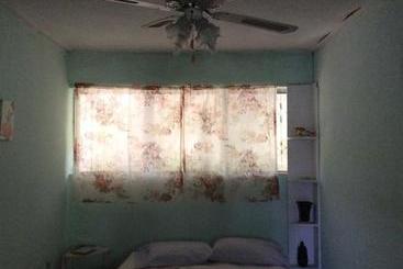 تختخواب و صبحانه Eden Villa Jacmel