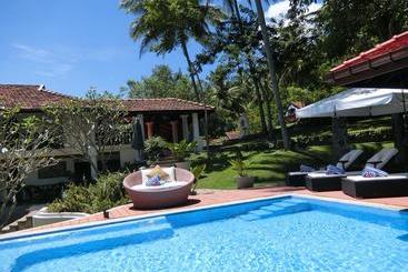 בית מלון כפרי Clingendael