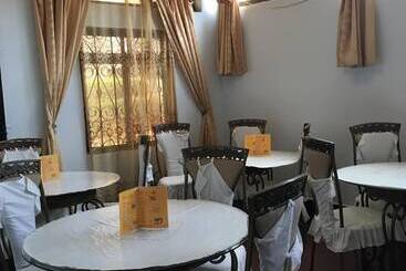 تختخواب و صبحانه Kutetere Motel