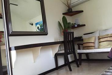 هتل Blue Wave Guest House