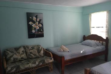 هتل Blue Wave Guest House