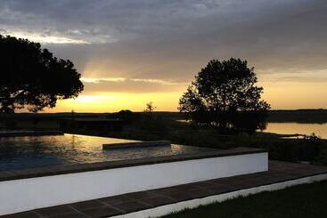 فندق Casas De Juromenha