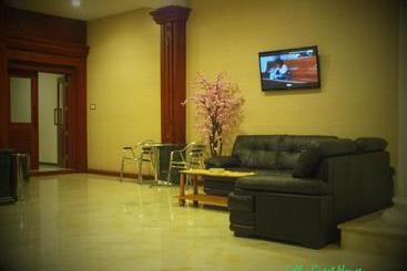 בית מלון כפרי Zamrud Malioboro