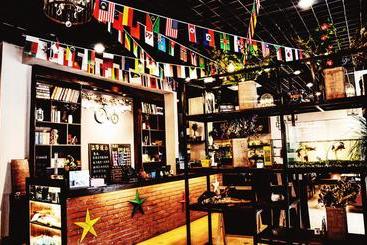 Leshan Haiyun International Youth Hostel