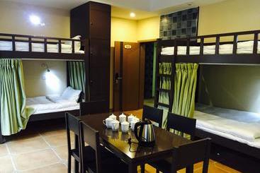 Leshan Haiyun International Youth Hostel
