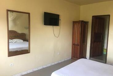 فندق A La Ficelle Du Lac Rose