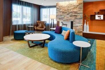 בית מלון כפרי Fairfield Inn & Suites By Marriott Hollister