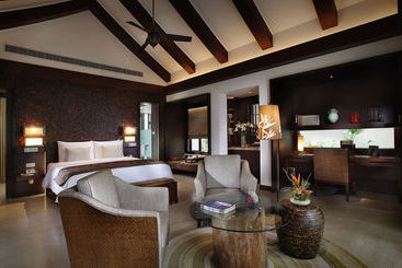 هتل Narada Resort & Spa Perfume Bay
