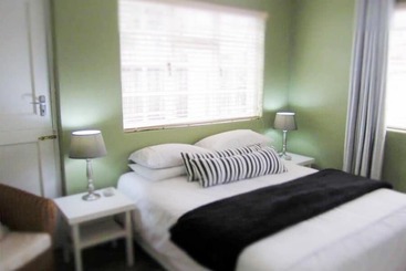 ツーリストアパートメント 16 On Main Arniston Pet Friendly