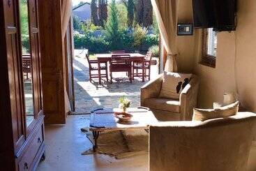 مبيت وإفطار The Ibis Lounge