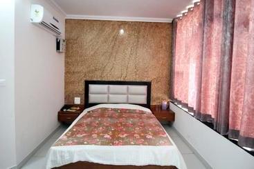 هتل Kirandeep, Agra