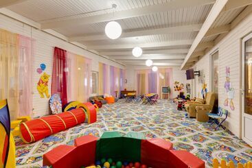 هتل Vnukovo Village Guest House & Spa