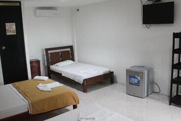 Отель Y Parque Turístico Navar City