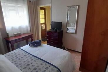 펜션 Easy Five Guest House