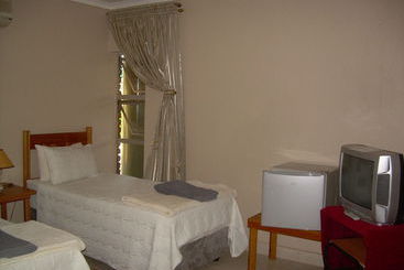 پانسیون Matoppi Guest House