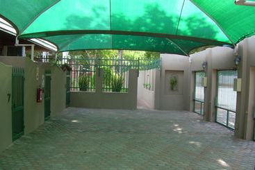 پانسیون Matoppi Guest House