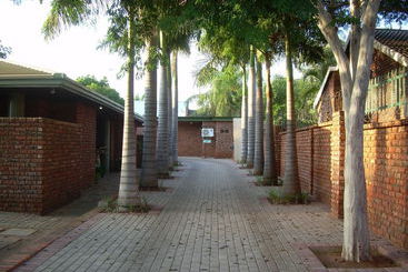 پانسیون Matoppi Guest House