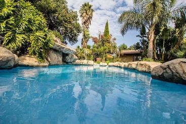 Пансион Summer Garden Guest House