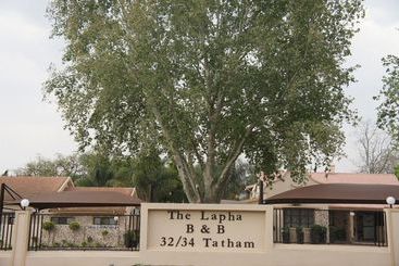 צימר The Lapha Guesthouse & Conference Centre