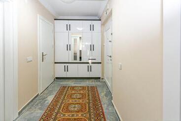 Paradise Town Villa Legend