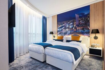 هتل Golden Tulip Warsaw Airport