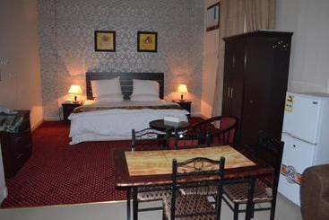 هتل Night For You Suite Apartment 1