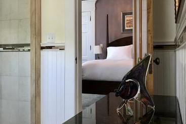 Castle La Crosse Bed And Breakfast