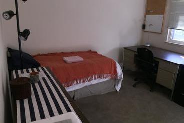 Bed and Breakfast Saratoga House Cars Available