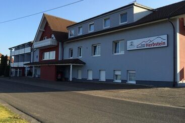 Отель Herbstein